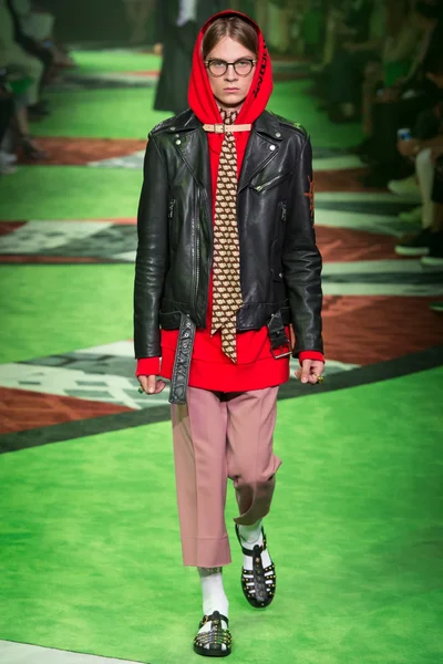 Look 53